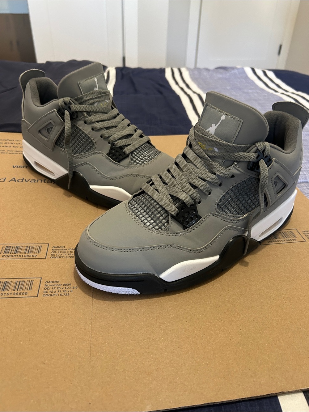 Jordan 4 Cool Grey Like New - Picture 2 of 5